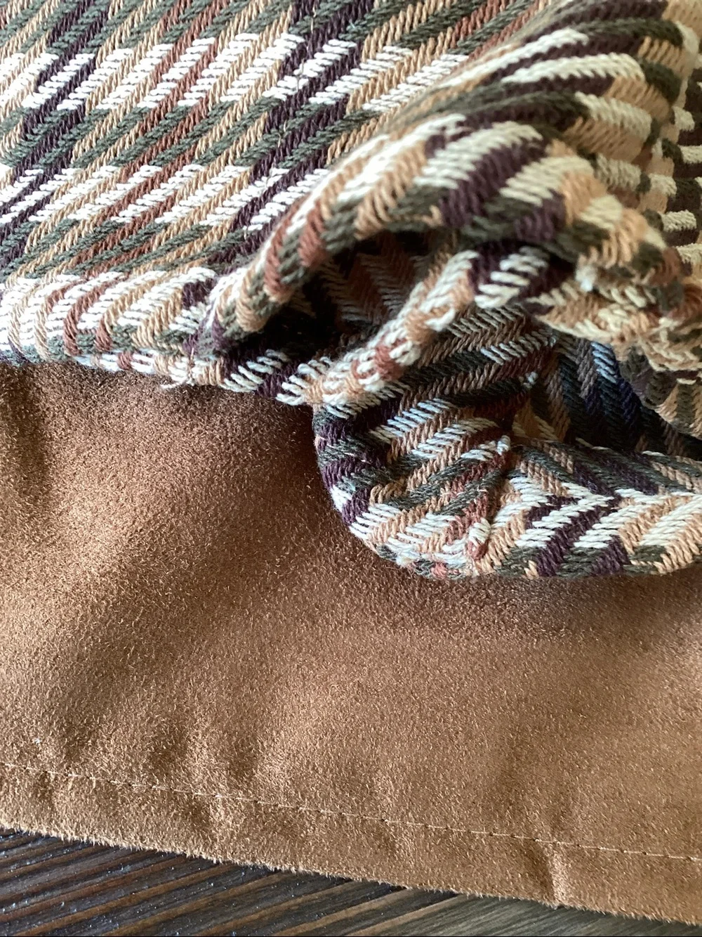BNWT Crestwood Valance 84” x 18”